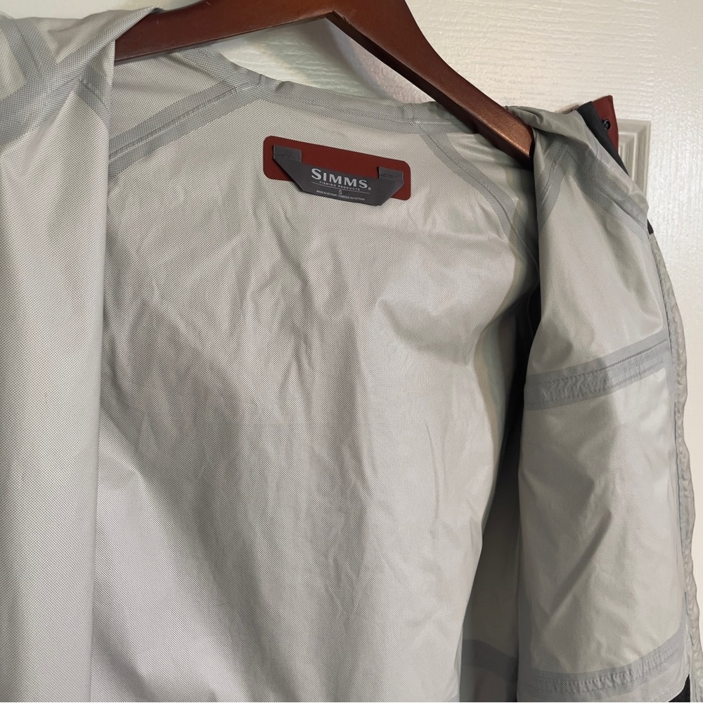 Simms Men’s Shell Fishing Jacket - Picture 6 of 7